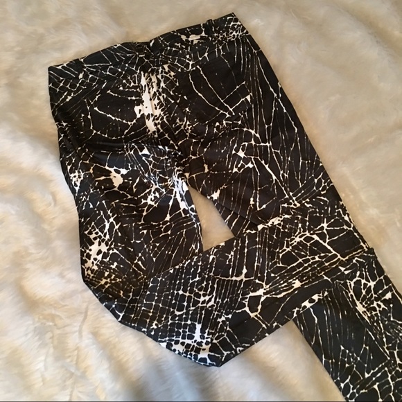 Yansi Fugel Crackle Print Pants - Picture 4 of 11